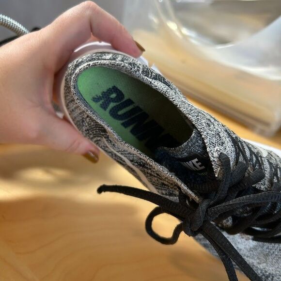 Nike Free RN Flyknit Sneakers Womens 8.5 Gray Black 880844-003 Running - Picture 7 of 8